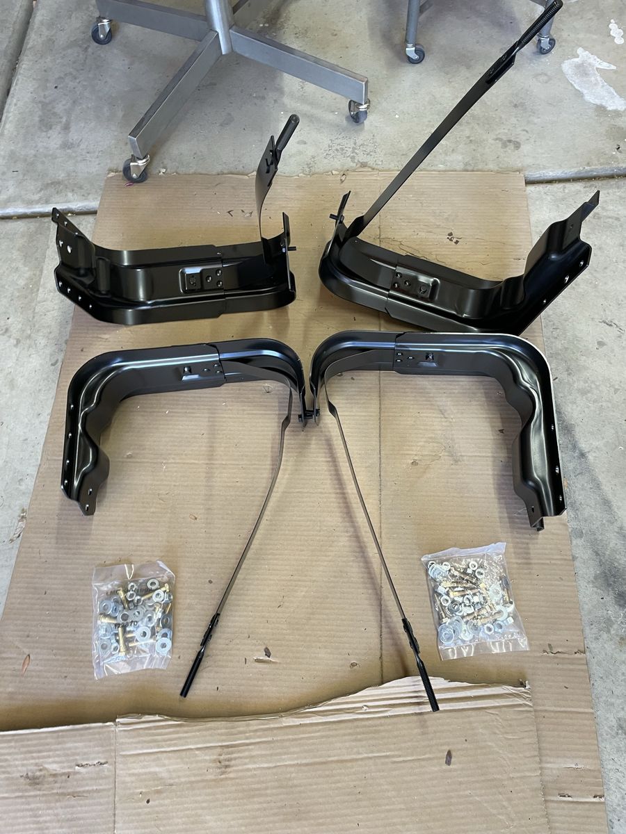 Squarebody tank supports