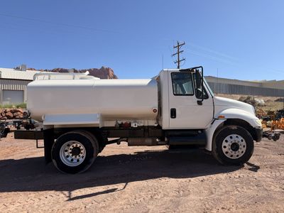2007 International 2000 Gallon Water Truck