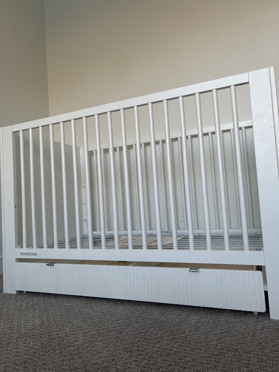 White Wood Baby Crib - Standard Size, Adjustable Mattress Height
