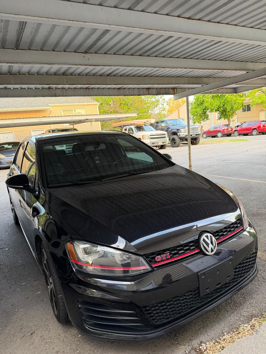 2016 VOLKSWAGEN GOLF GTI SE