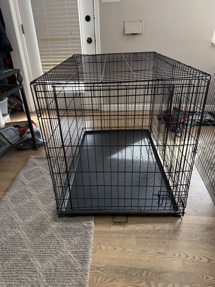 XXL Foldable dog kennel with divider and base