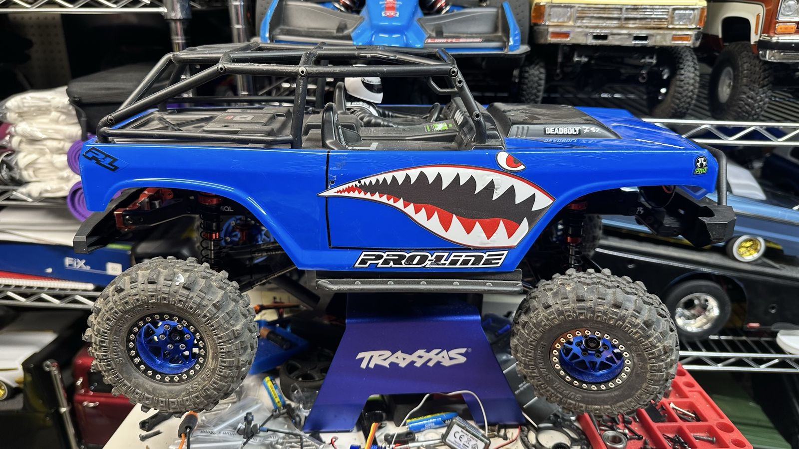 Axial SCX10.3  1:10 4X4 Rock Crawler Project