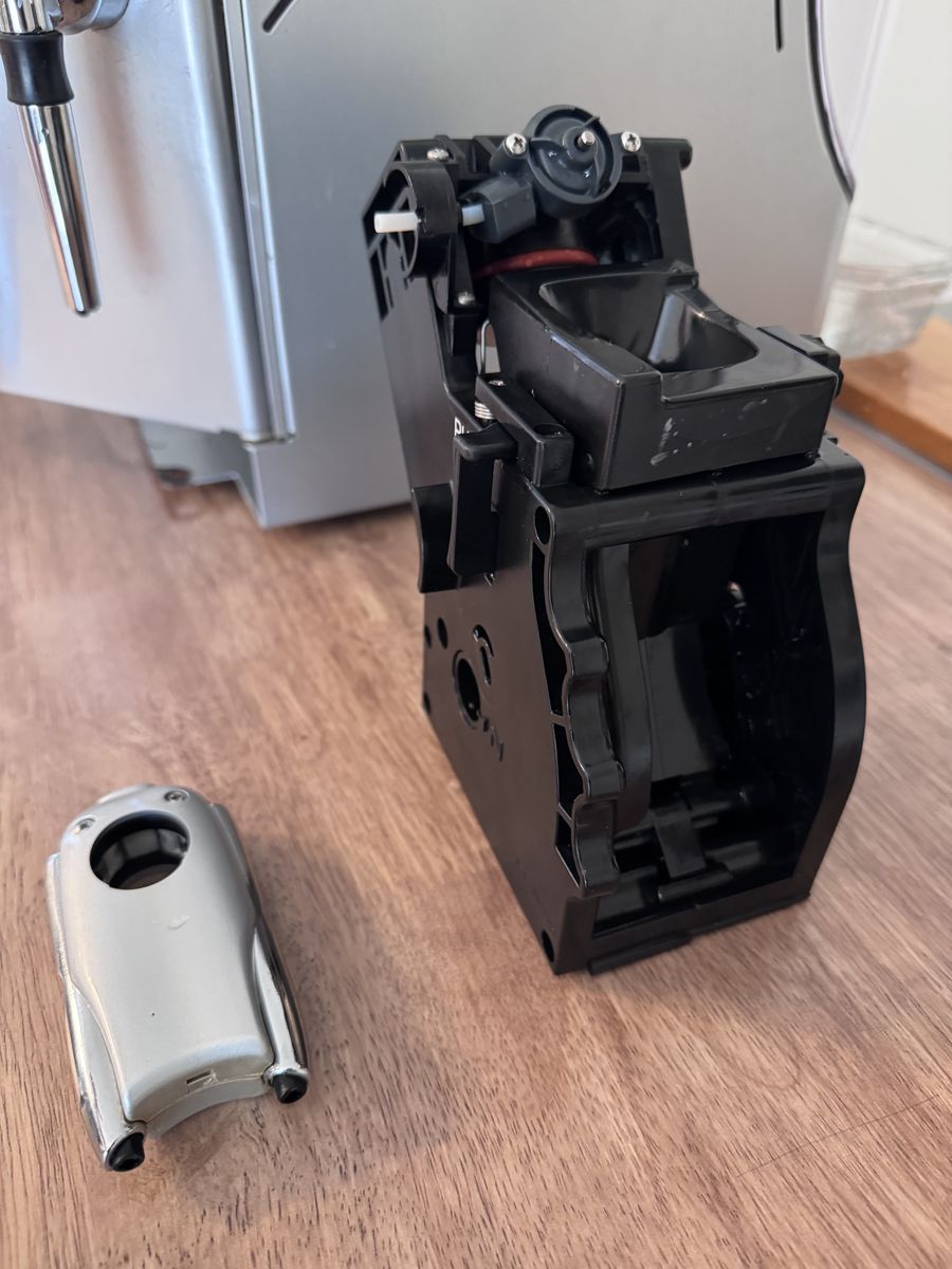 Main image 10
