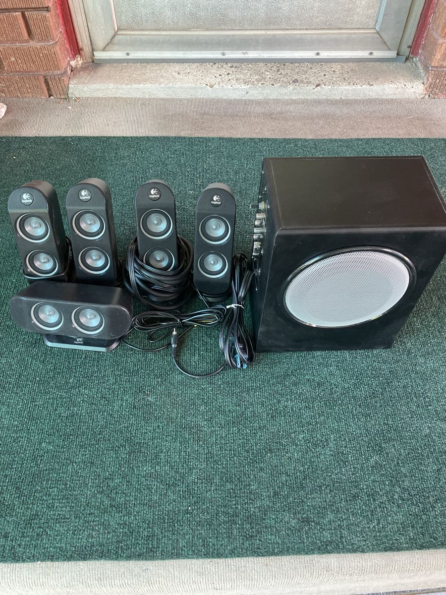 Logitech X-530 5.1 Surround Sound Computer Speaker System with Subwoofer