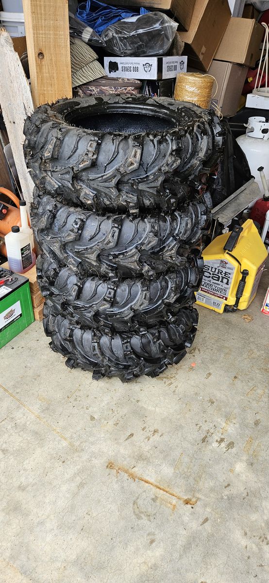 Atv/utv tires