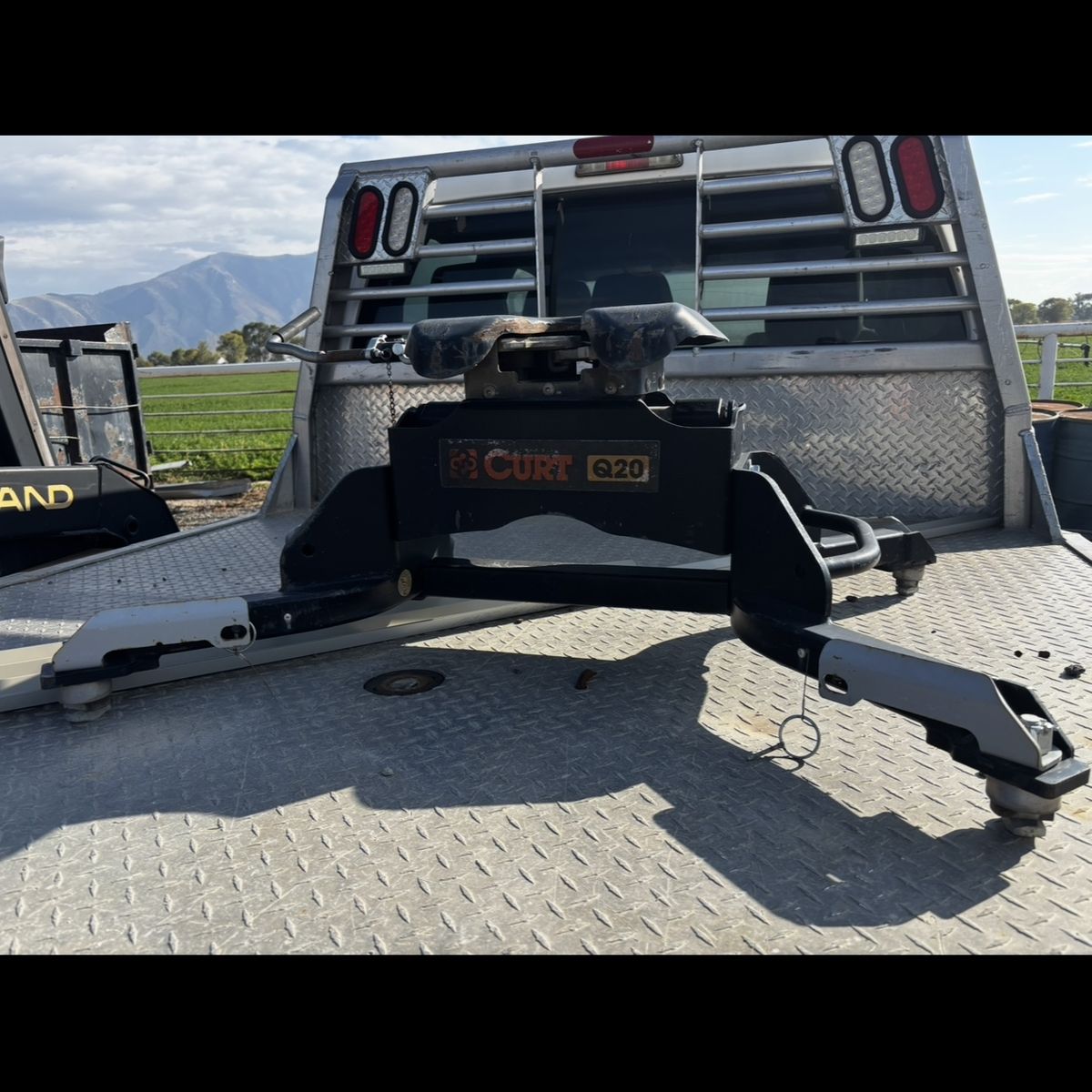 Curt Q20 Puck System Hitch For Ram