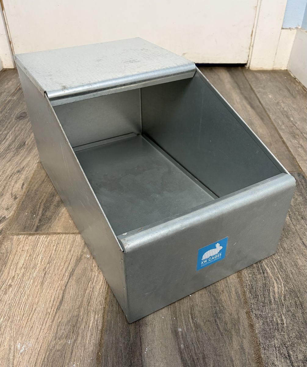 14 KW Standard Size Metal Rabbit Nest Boxes