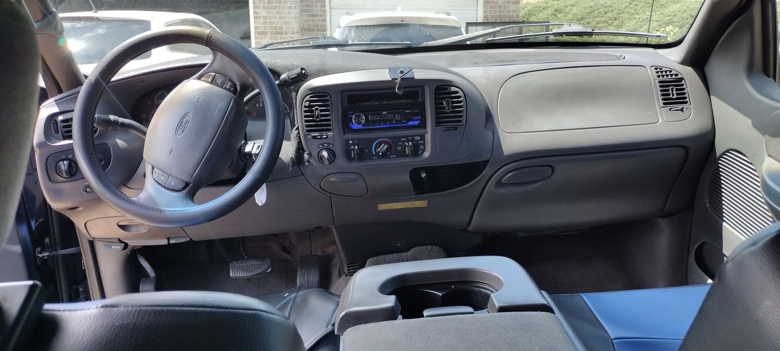 Main image 4