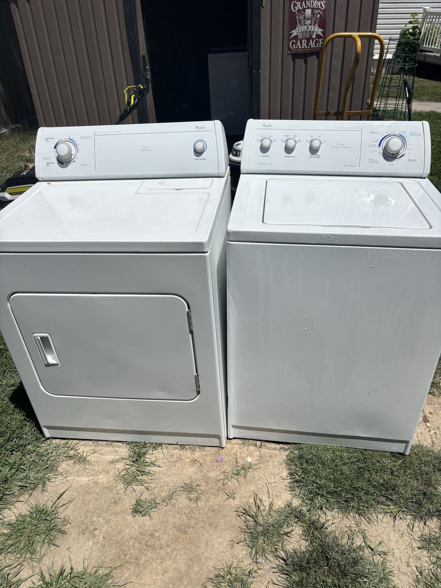 Whirlpool washer and electric dryer