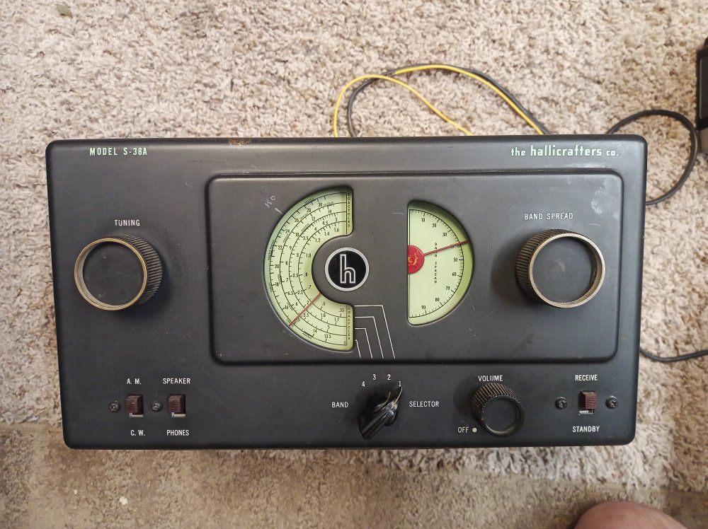 Vintage Hallicrafters S-38A shortwave radio