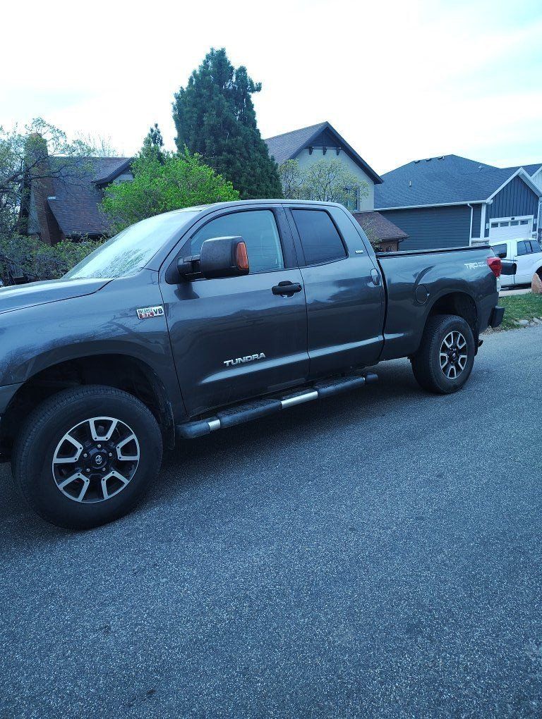 2013 TOYOTA TUNDRA SR5 V8