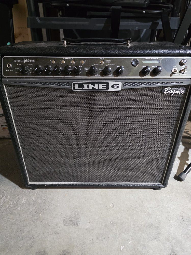 Line 6 Spider Valve 112 Tube Amp by Bogner with FBV Shortboard MKII