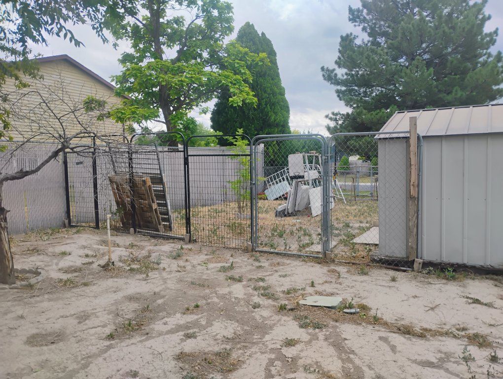 Used Chain Link Dog Kennel / Outdoor Enclosure - Galvanized Steel, Multiple Panels