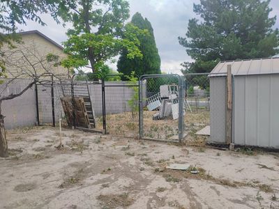 Used Chain Link Dog Kennel / Outdoor Enclosure - Galvanized Steel, Multiple Panels