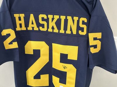 Signed Hassan Haskins #25 Jersey Michigan Wolverines– JSA Authenticated
