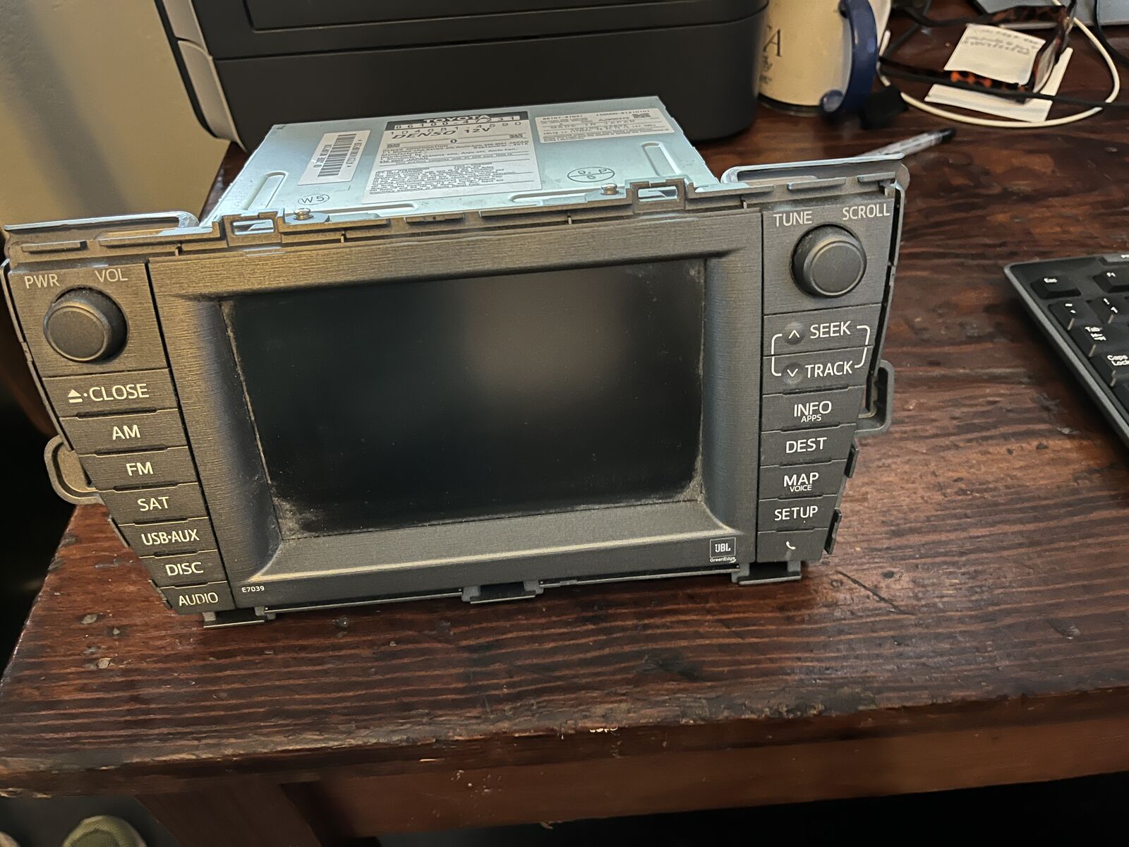 Toyota Prius Stereo/CD from a 2012 Prius Four