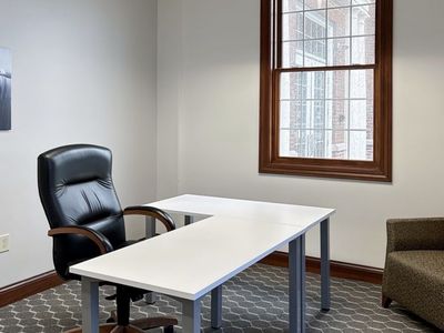 Single office space for rent