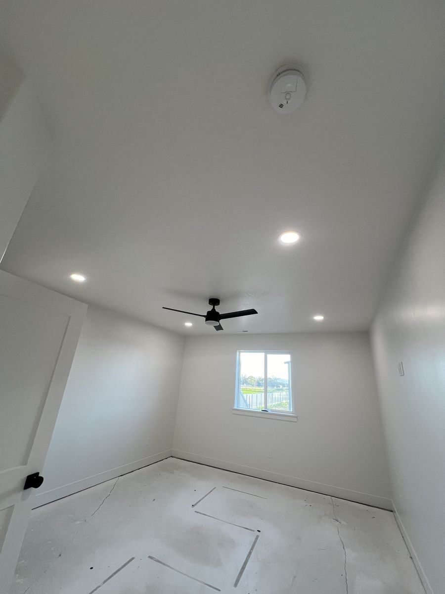 Main image 4