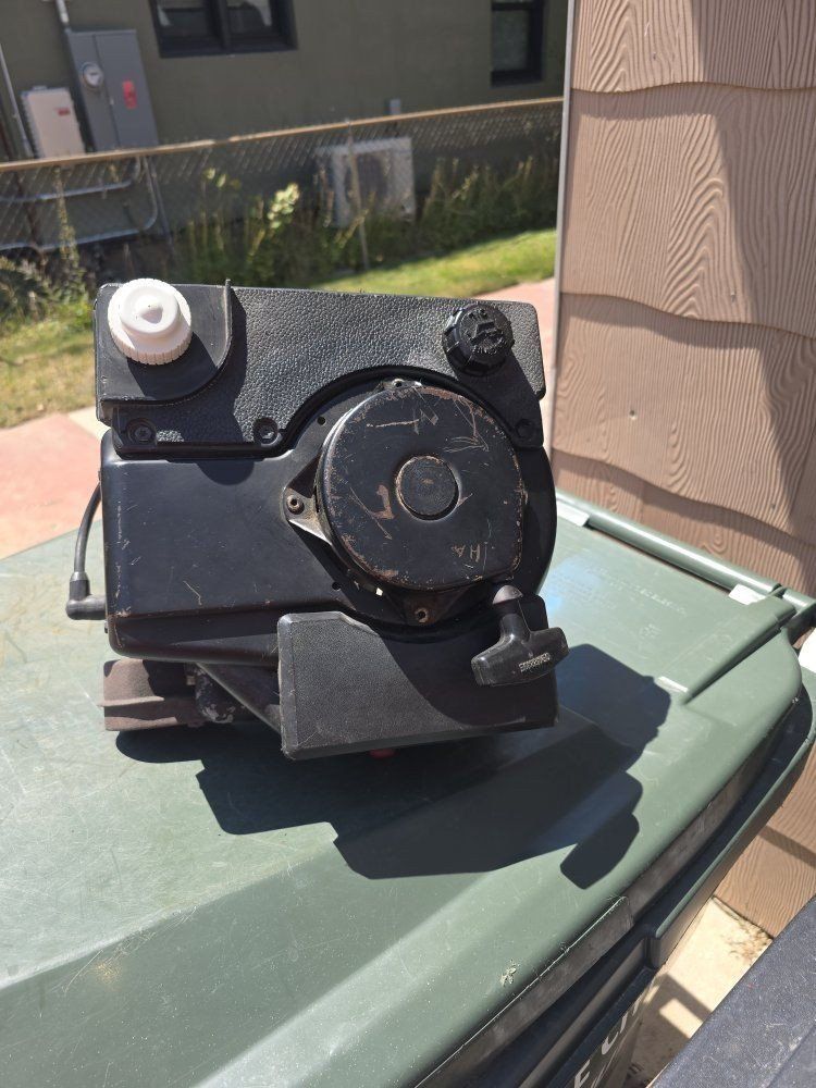 Vintage Tecumseh TVS100 Small Engine - Vertical Shaft Lawn Mower Motor