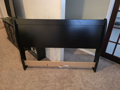 Ashley Signature Design Huey Vineyard Sleigh Bed Frame - Queen