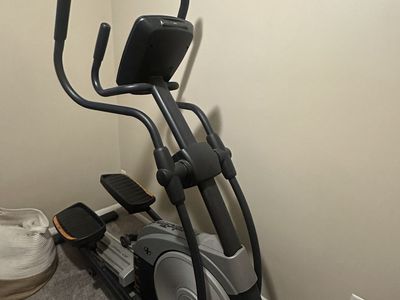 NordicTrack Elliptical – 20° Incline “Target Tonin