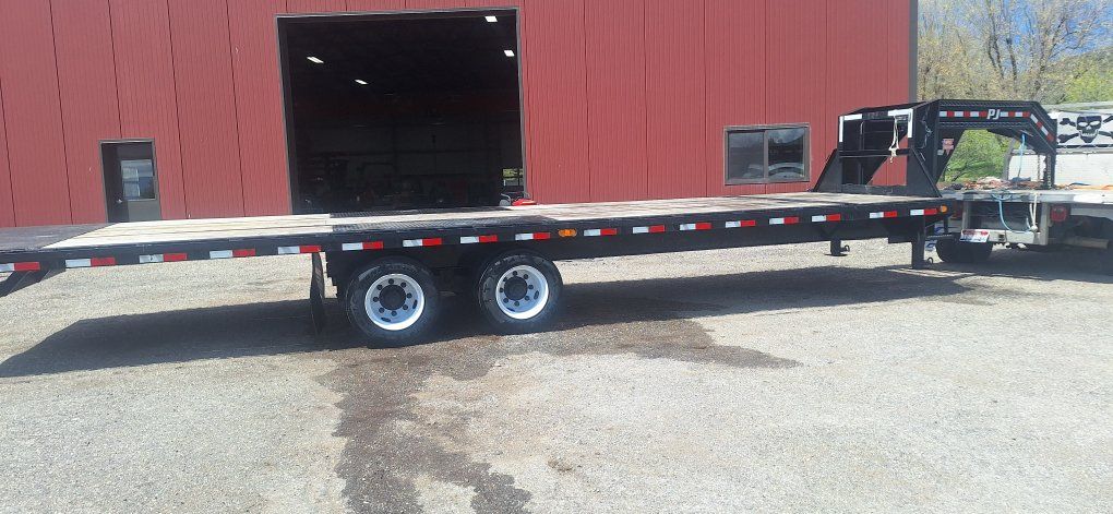 2018 pj 30,000# 30' tilt deck trailer