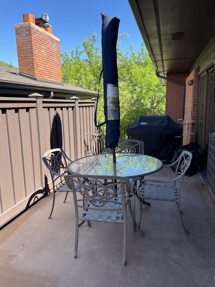 Metal Outdoor Patio Set with Umbrella