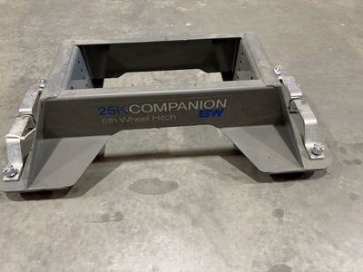 B & W 25k Companion 5th Wheel Hitch BASE ONLY