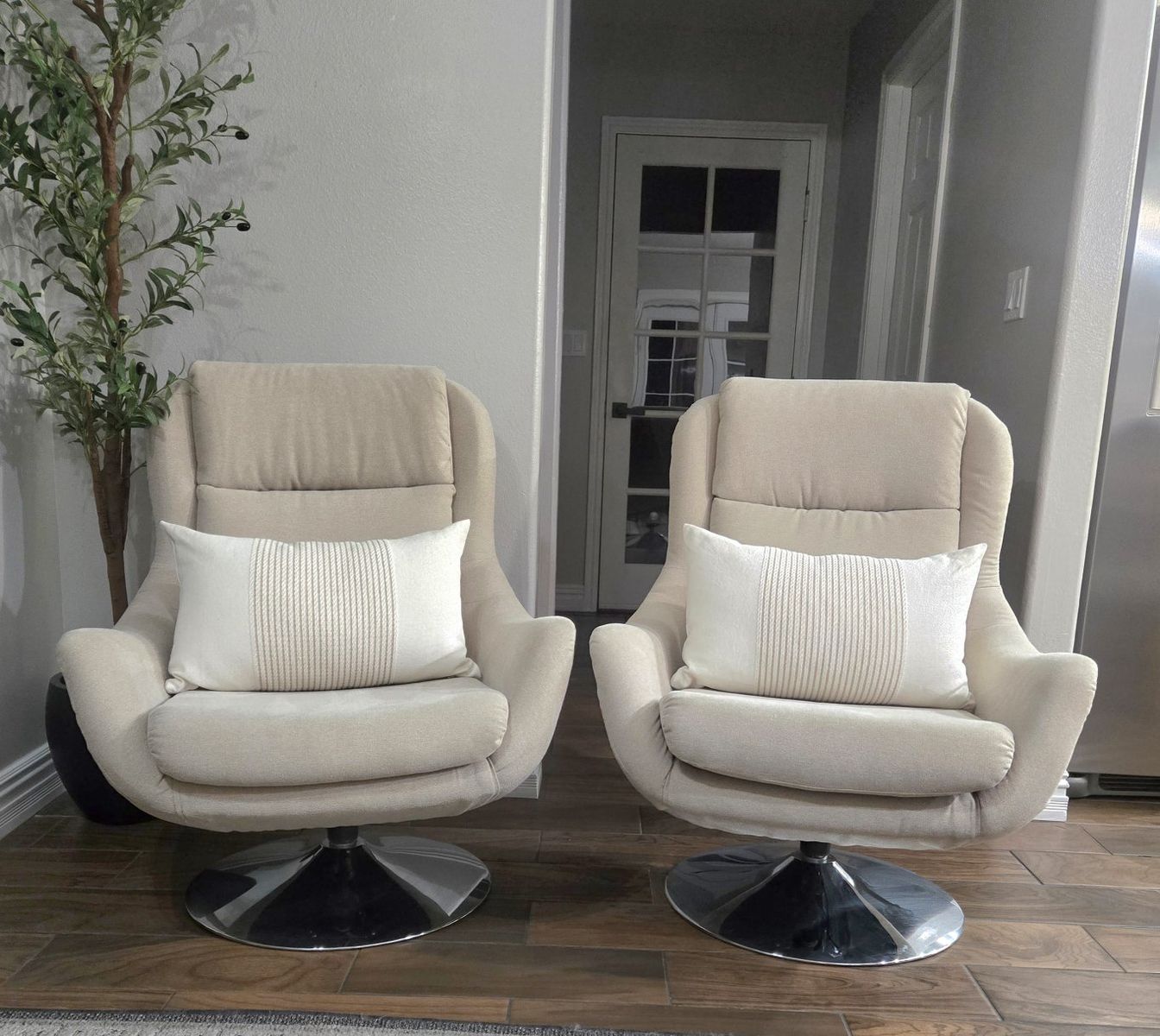 two swivel chaira