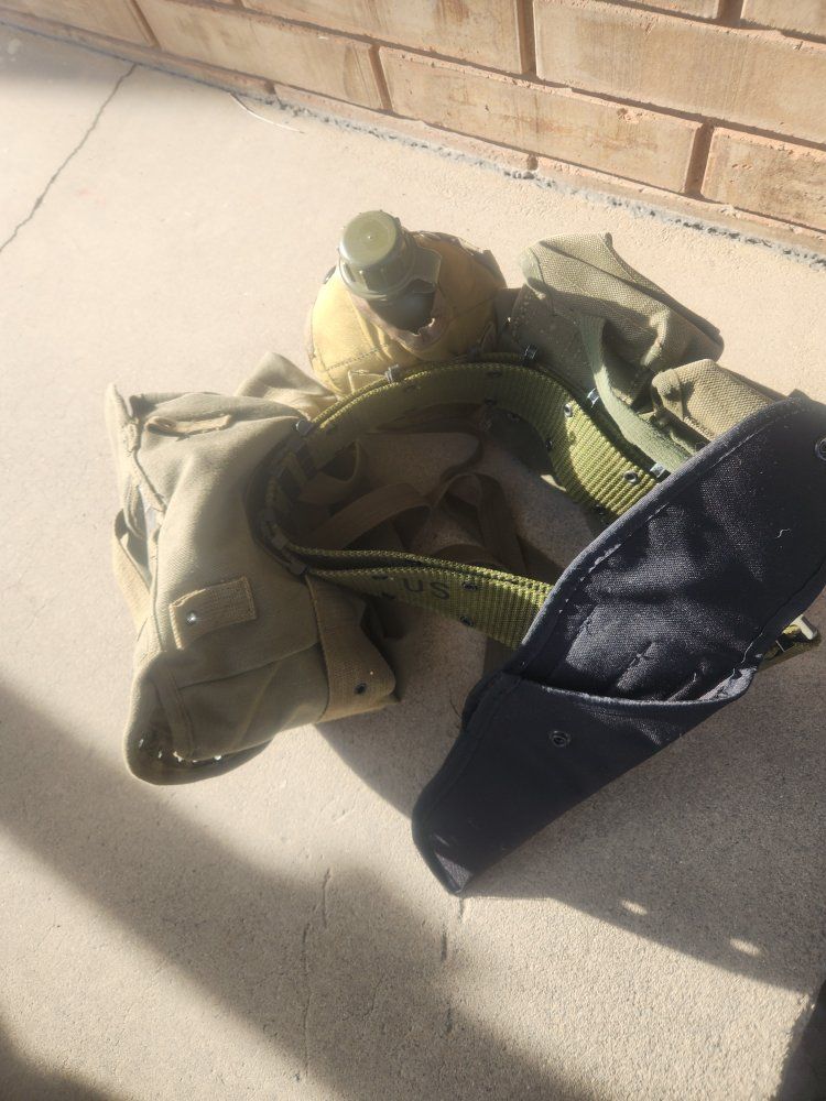 US Army Surplus Pack,2 Canteen, Pistol Seath, Pouc
