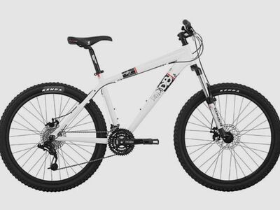 Mountain Bike, Diamond Back Response, Hooded Stron