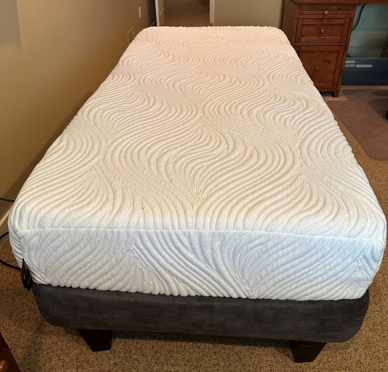 Serta Adjustable Twin XL Bed (Base & Mattress) $200 OBO