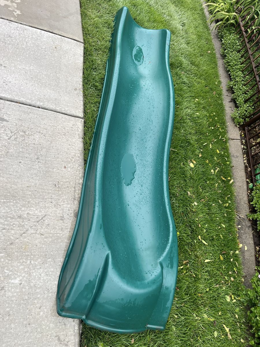 Green 8’ swingset wave slide