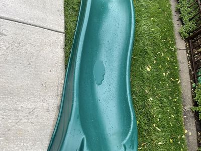 Green 8’ swingset wave slide