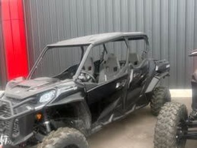 2025 CAN AM COMANDER MAX