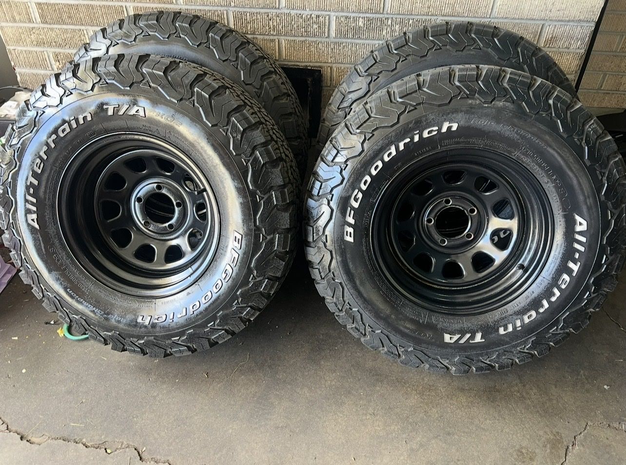 31x10.50-15 LT with 5x4.5 Wheels like new