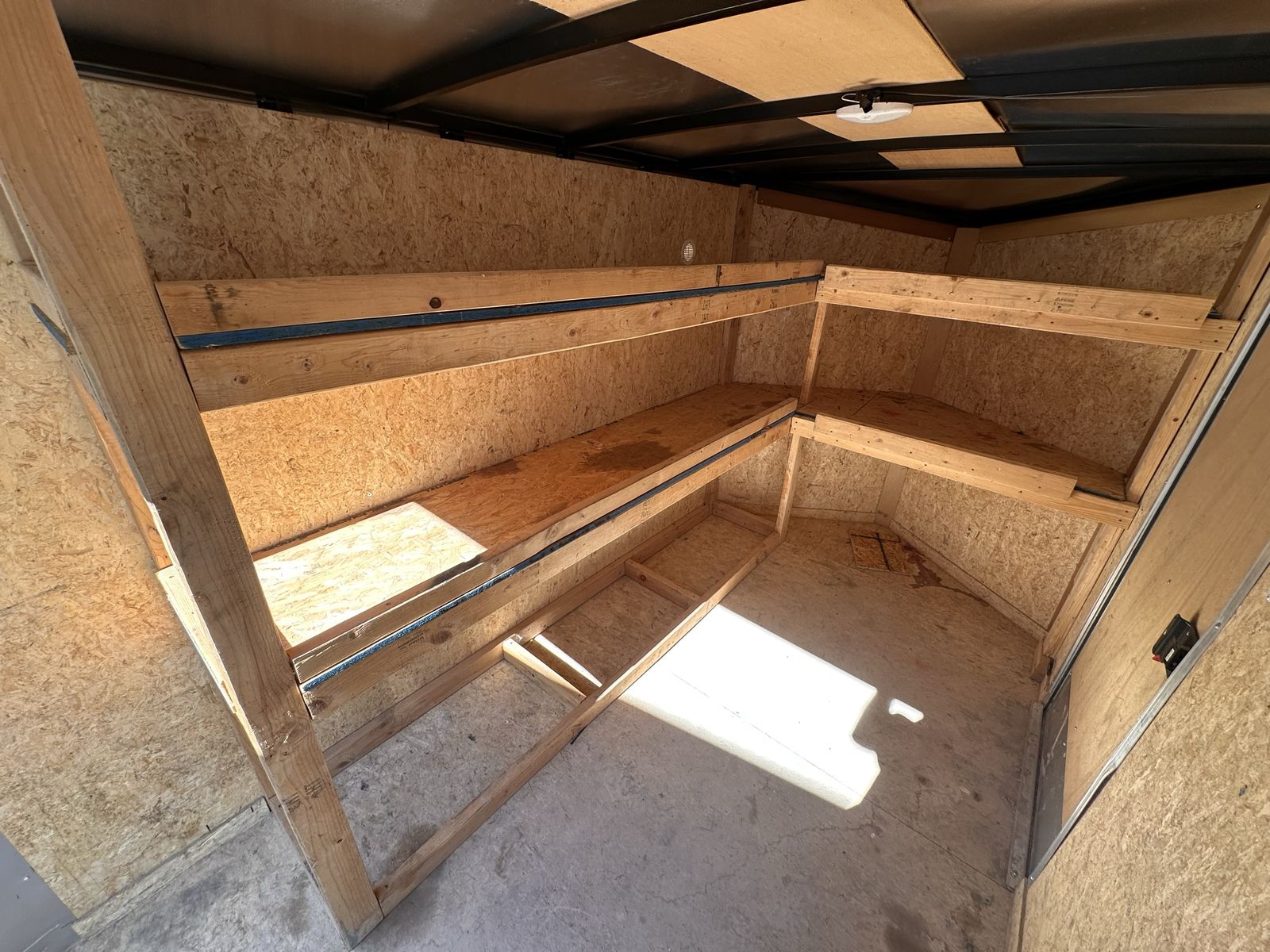 Main image 7