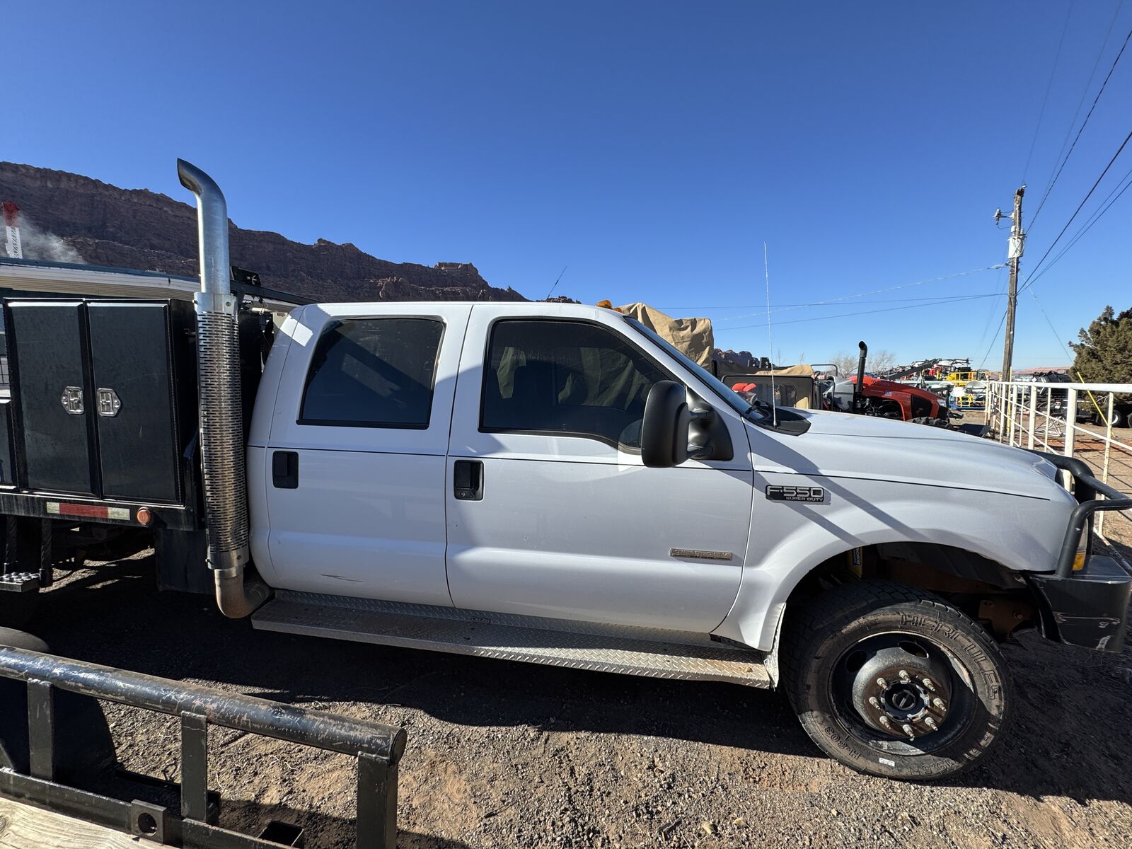 2004 Ford F-550 Dually Truck