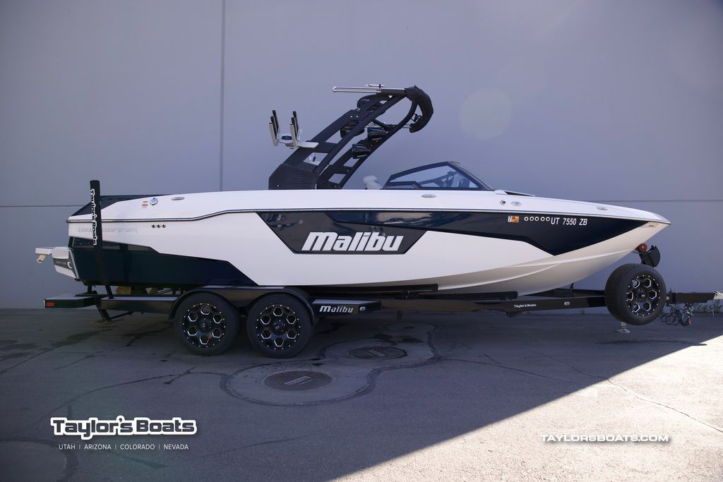 2020 Malibu Boats 25 LSV