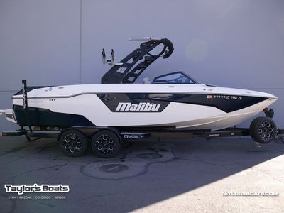 2020 Malibu Boats 25 LSV