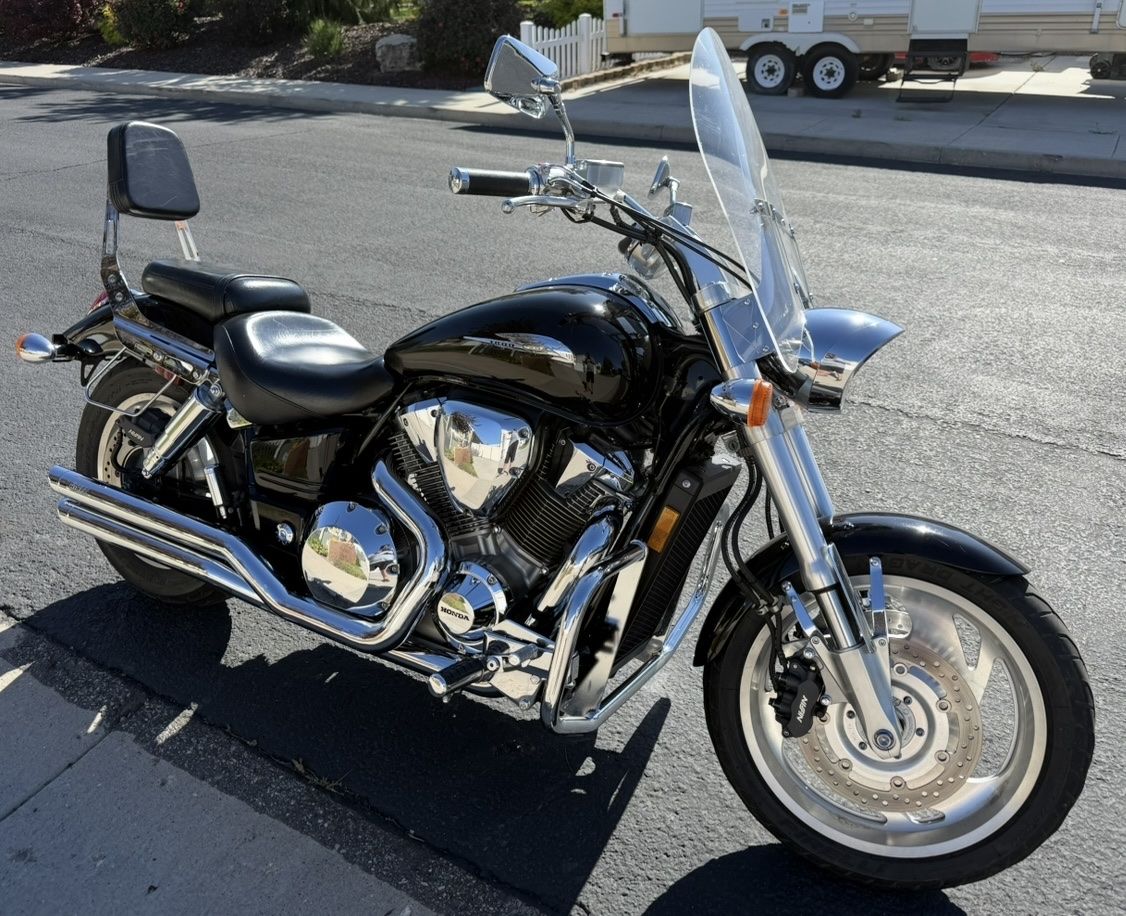 Main image 7