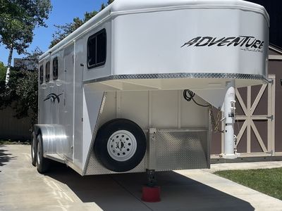 Used 2023 Adventure MX 3-horse trailer