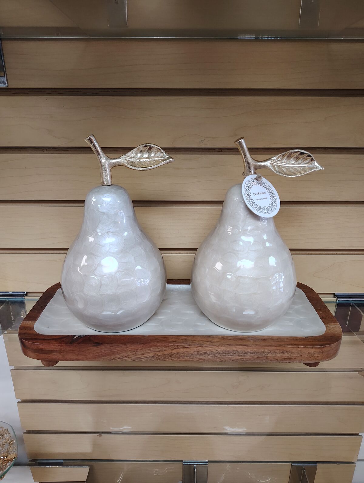 3pc Home Decoration set  ( NEW ) 2 Pears & 1 Tray. Beige/Brown & Gold. Porcelain_Metal_bamboo
