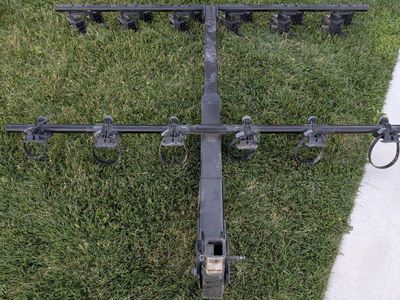 Yakima HangTight 6 place vertical bike rack