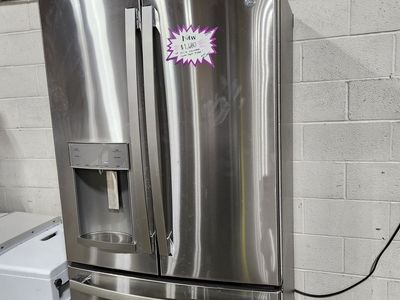 BRAND NEW! GE 22.1 CF COUNTER DEPTH FRENCHDOOR FRIDGE!