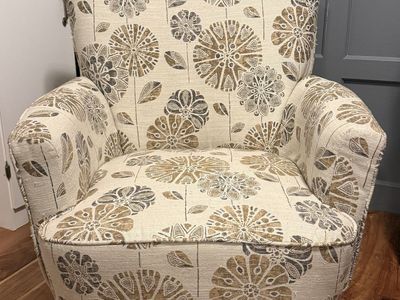Floral Print Accent Chair with Wooden Legs