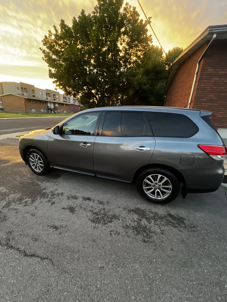 2015 Nissan Pathfinder SV
