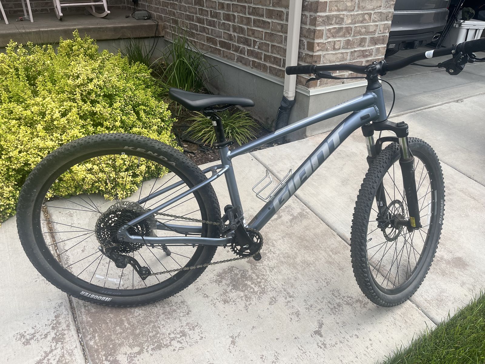 2022 Giant Talon 2 (Small) – Excellent Condition, Barely Used