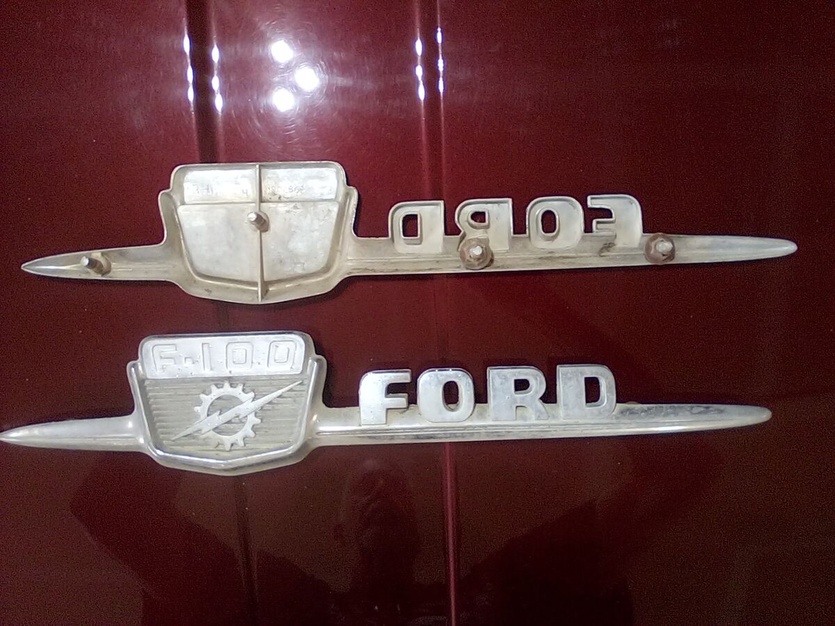 1959 Ford hood emblems
