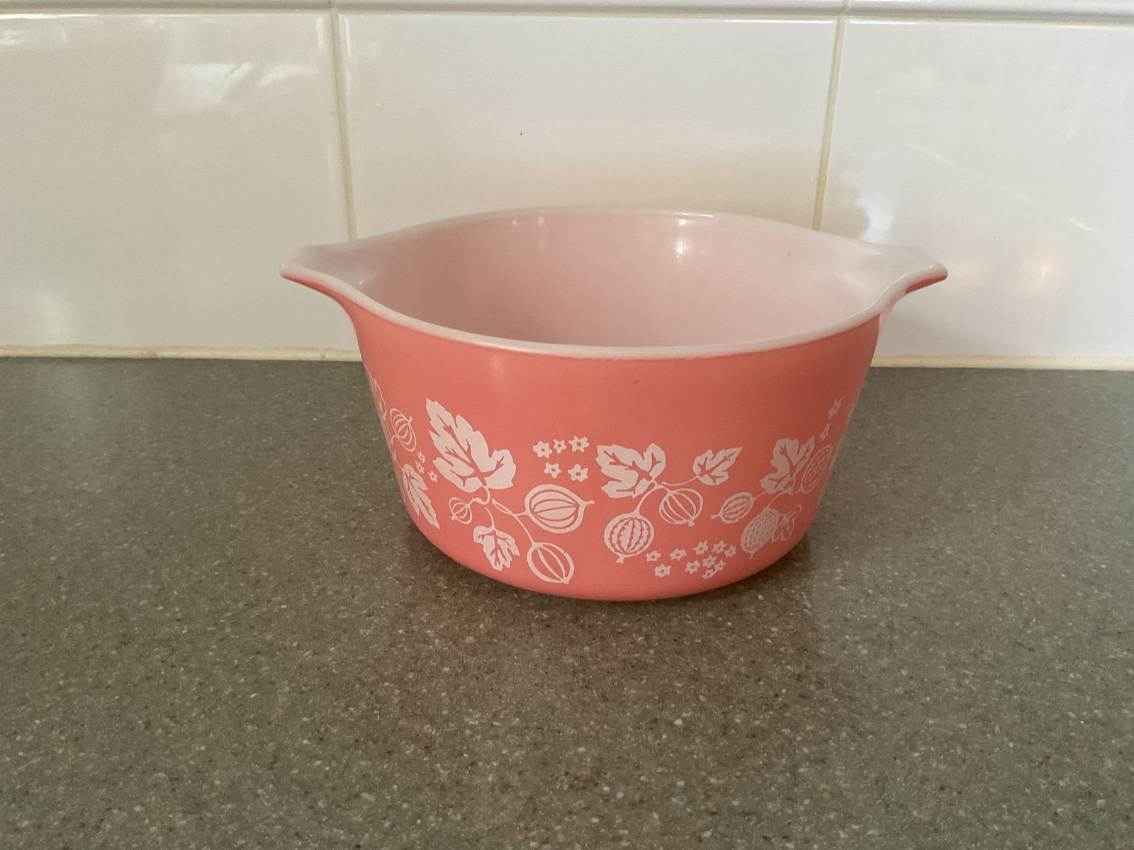 VTG PYREX 1 Quart Pink Gooseberry 473 Dish, No Lid